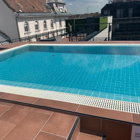 K40 Romantic Deluxe In The Center Апартаменты Будапешт